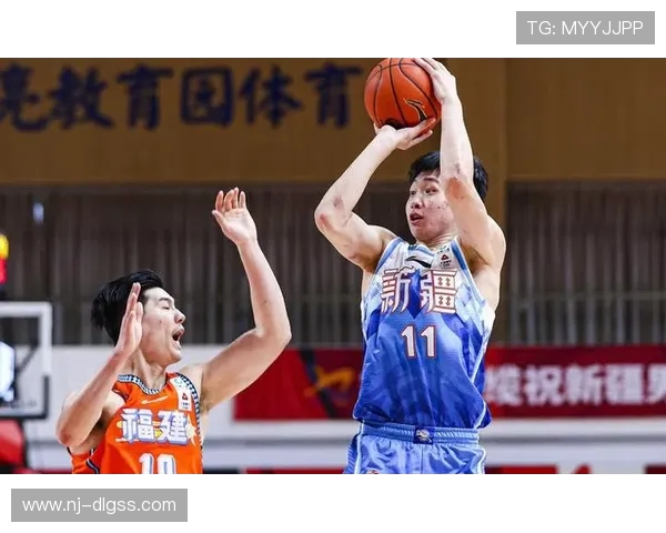 CBA八一队与四川队激战正酣赛场精彩瞬间引发球迷热议